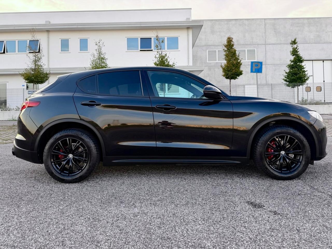 Alfa Romeo Stelvio 2.2 Turbodiesel 190 CV AT8 Q4 Sprint TotalBlack