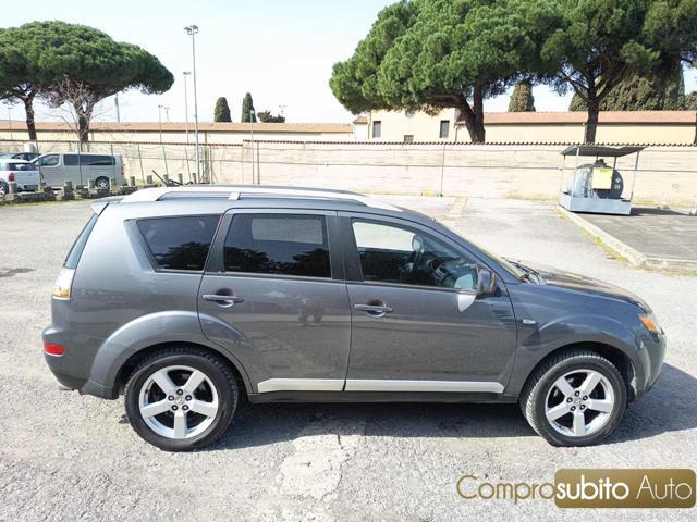 MITSUBISHI Outlander 2.0 DI-D Instyle 7 p.ti DPF