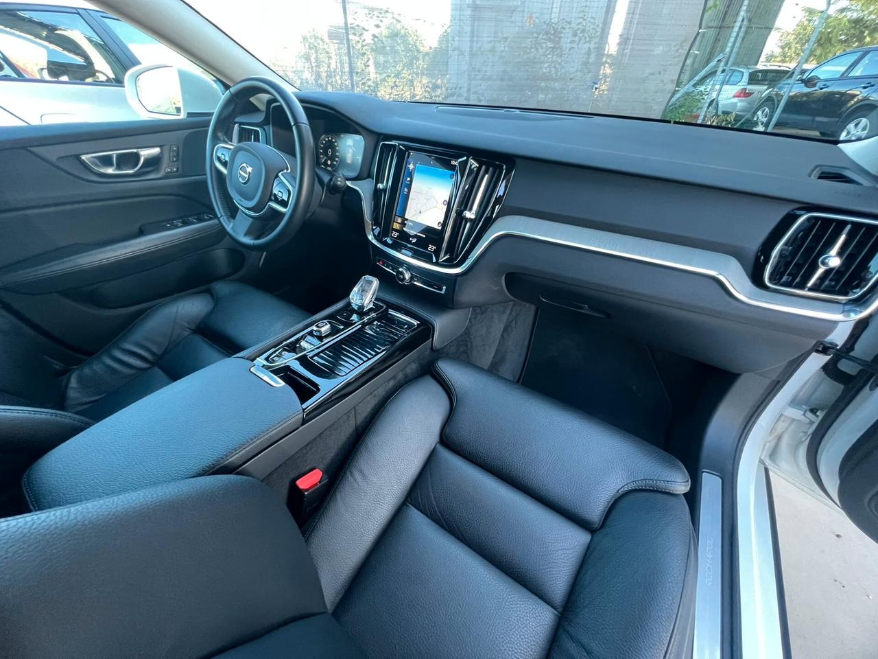 Volvo V60 T6 Recharge AWD Plug-in Hybrid Inscription