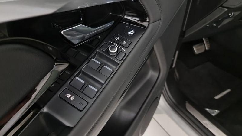 Land Rover RR Evoque 2.0D I4 163 CV AWD Auto R-Dynamic SE