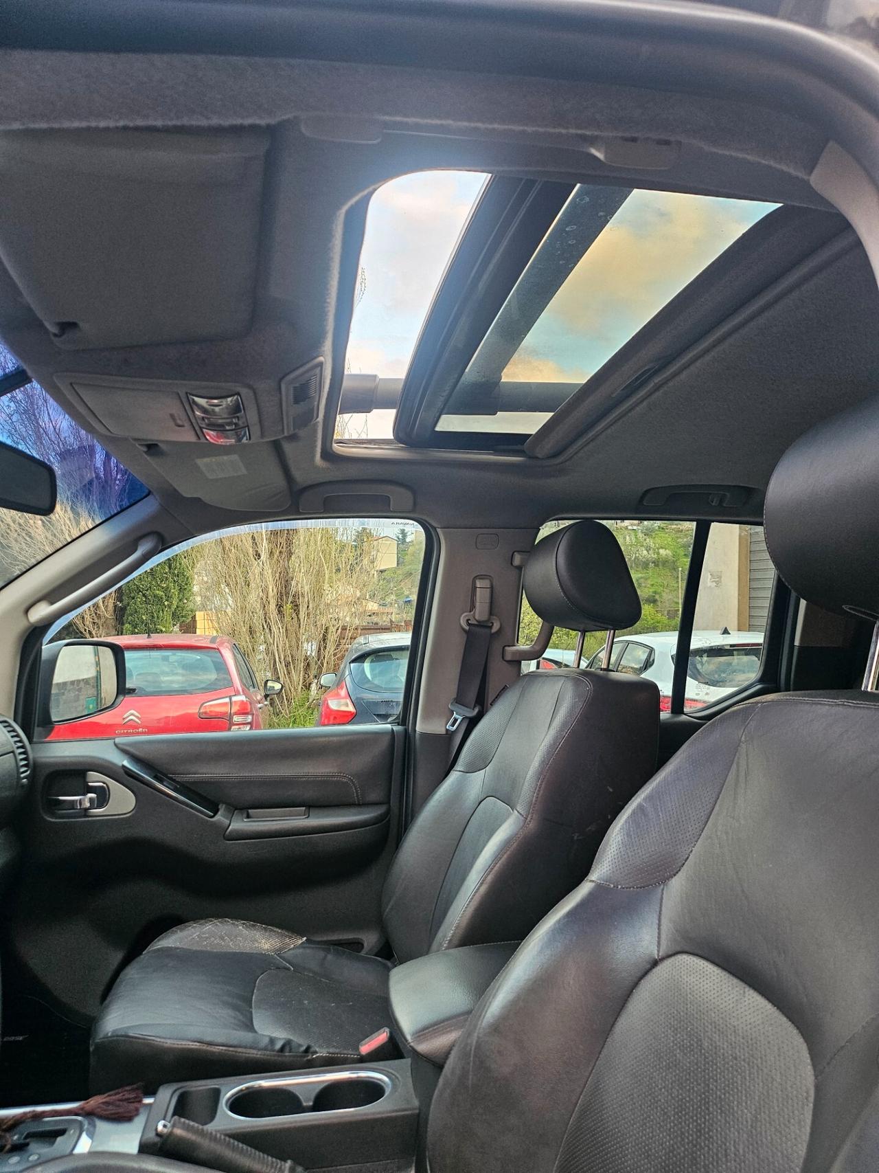 Nissan Navara 3.0 dCi 4 porte Double Cab LE V6