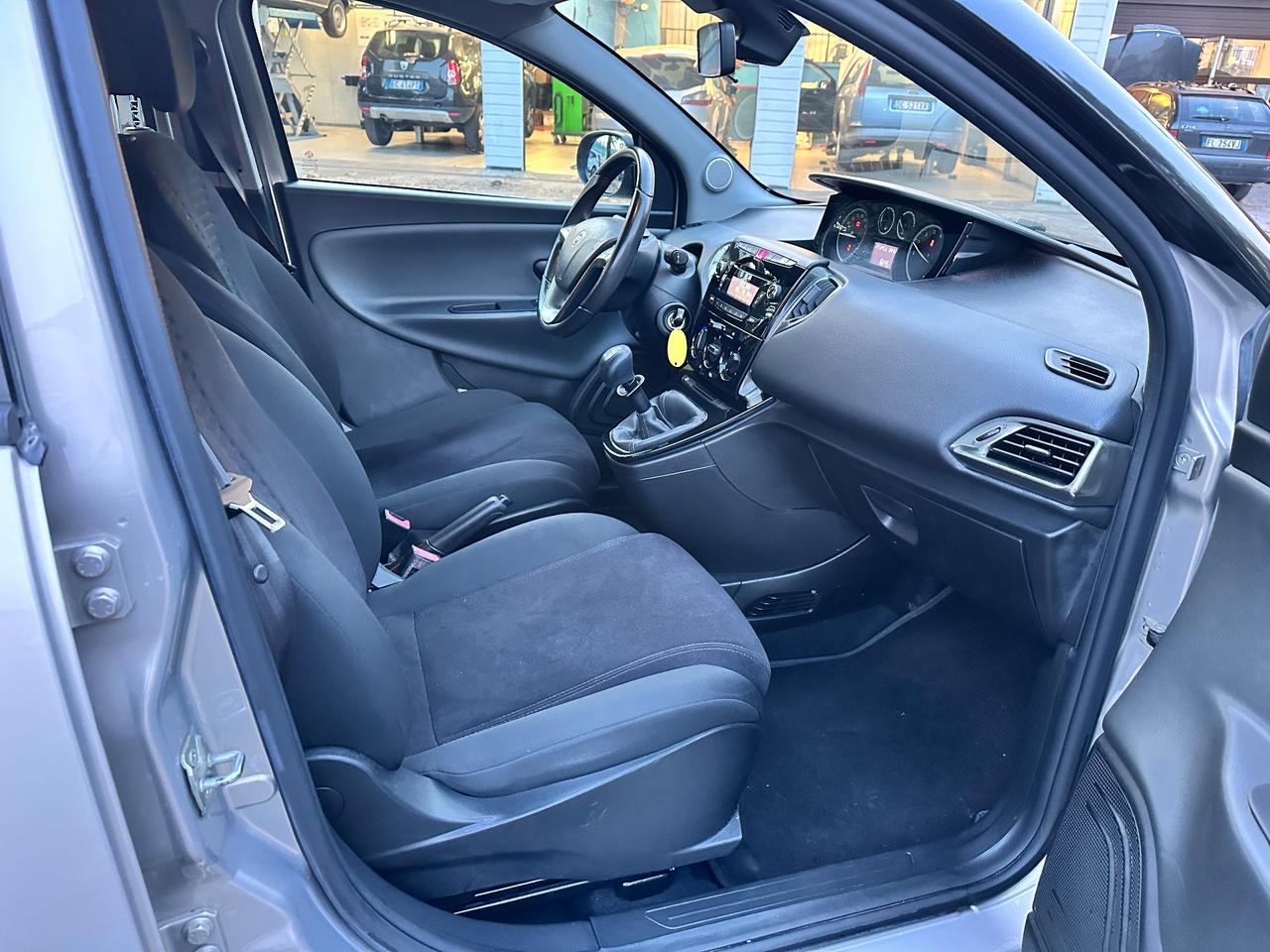 Lancia Ypsilon 1.2 Platinum solo 115mila km