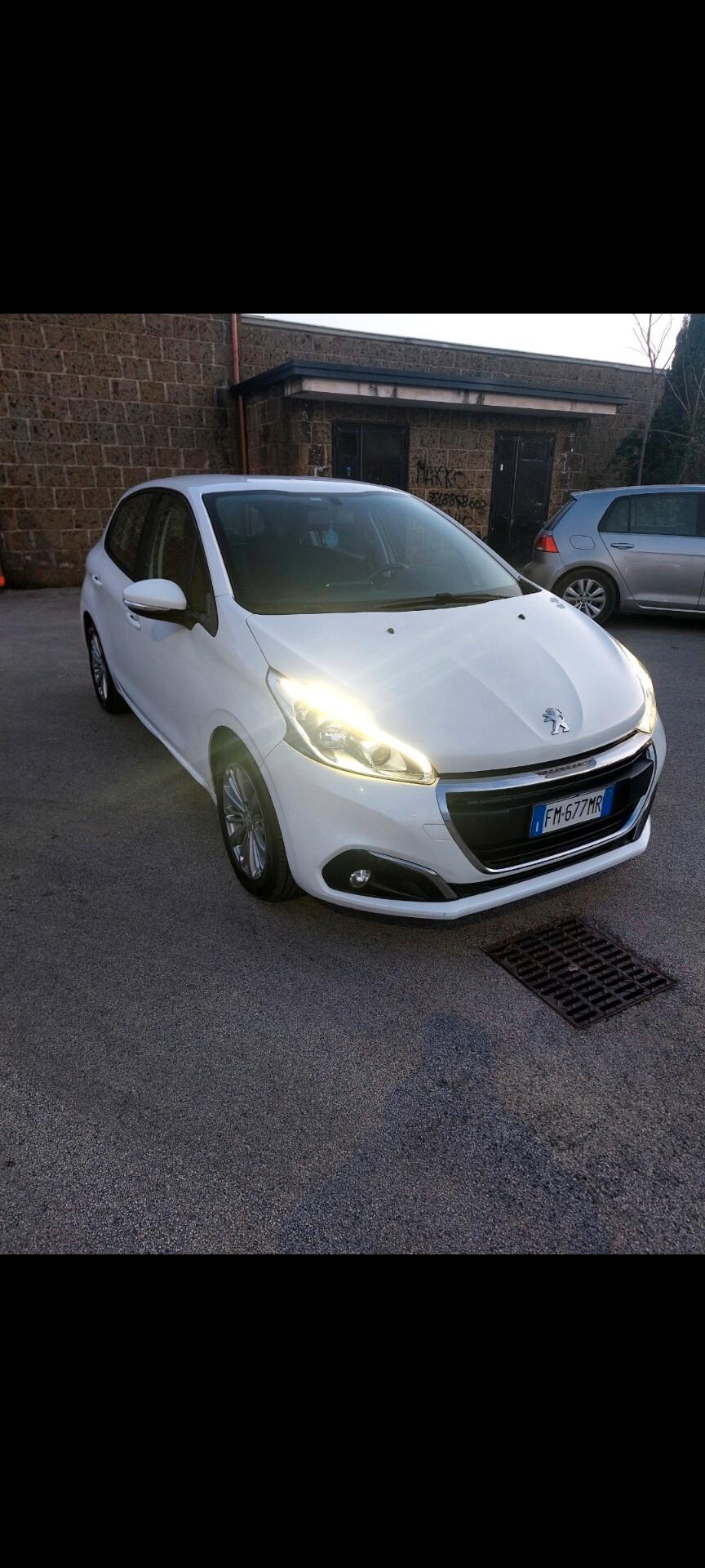 Peugeot 208 allure 1.5 diesel 2018 87 mila km