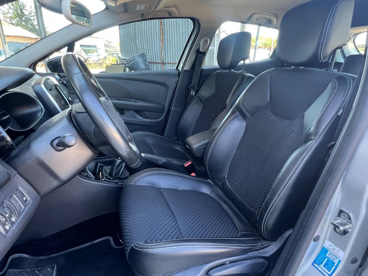 Renault Clio dCi 8V 90 CV EDC 5 porte Moschino Intens