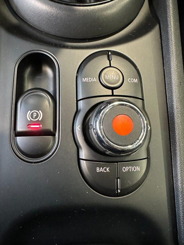 MINI Clubman 1.5 One Essential - 17" - LED - OK Neopatentati