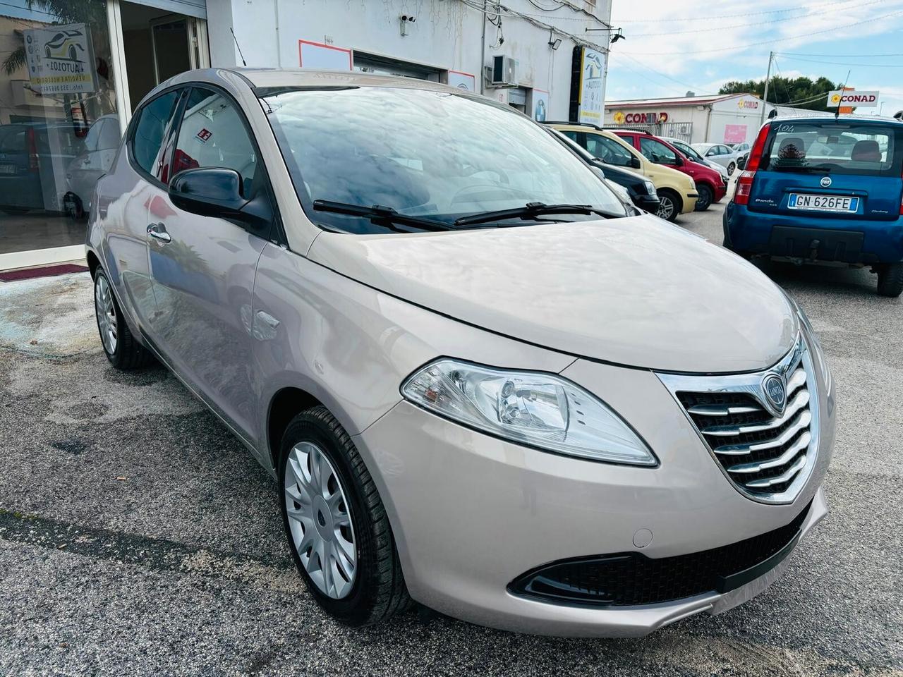 Lancia Ypsilon 1.2 69 CV 5 porte S&S Gold