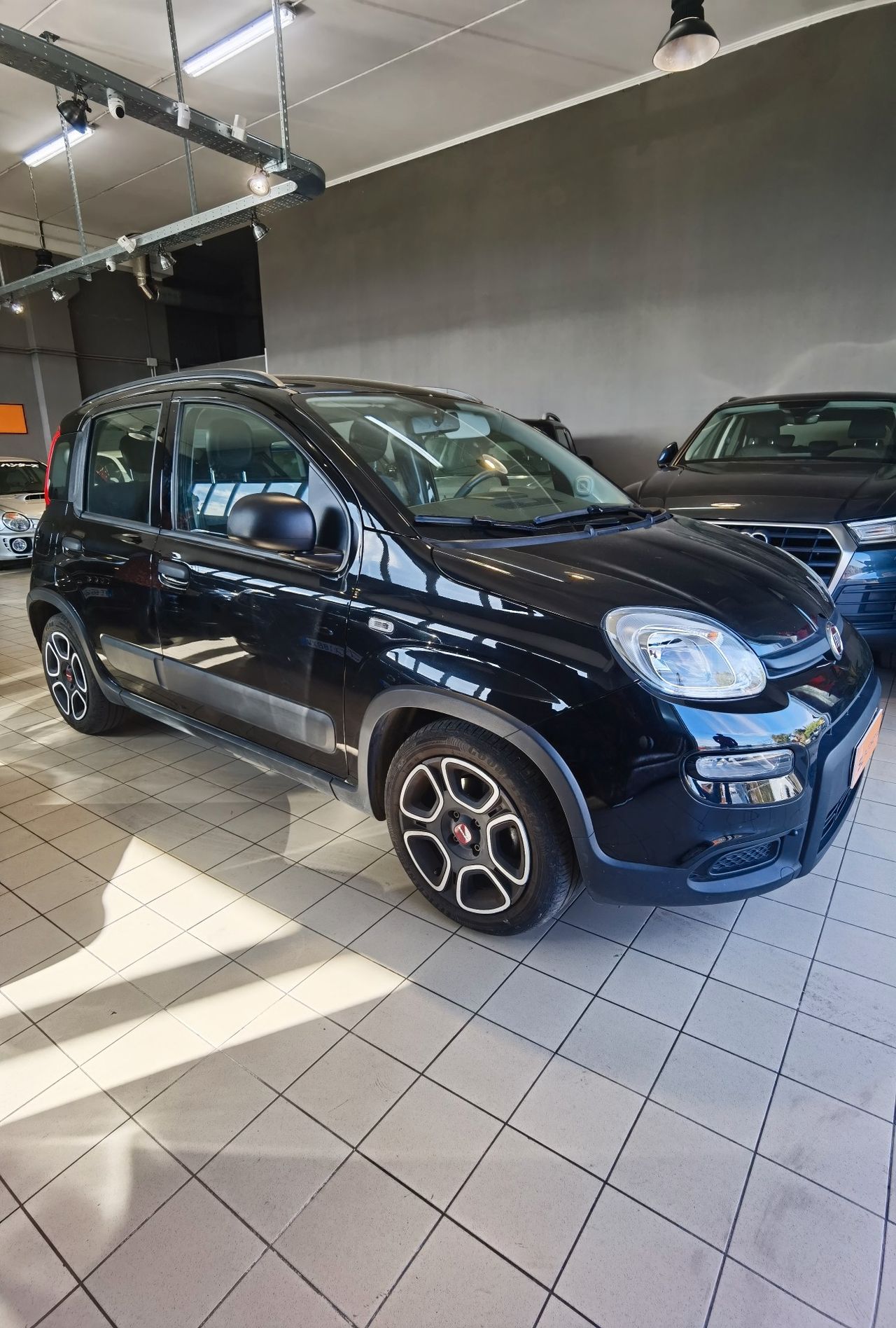 Fiat Panda hybrid city cross