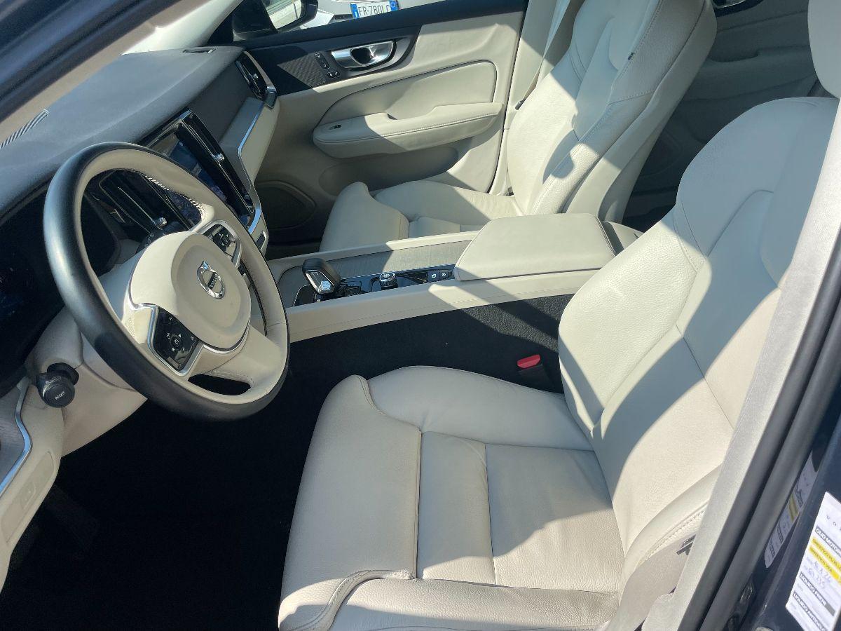 VOLVO - V60 - B4aut. Plus Dark