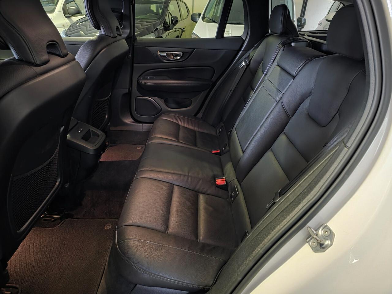 Volvo V60 D4 Geartronic gancio traino, uniproprietario, €6D