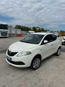 Lancia Ypsilon 0.9 TwinAir 85 CV 5 porte Metano Ecochic Silver