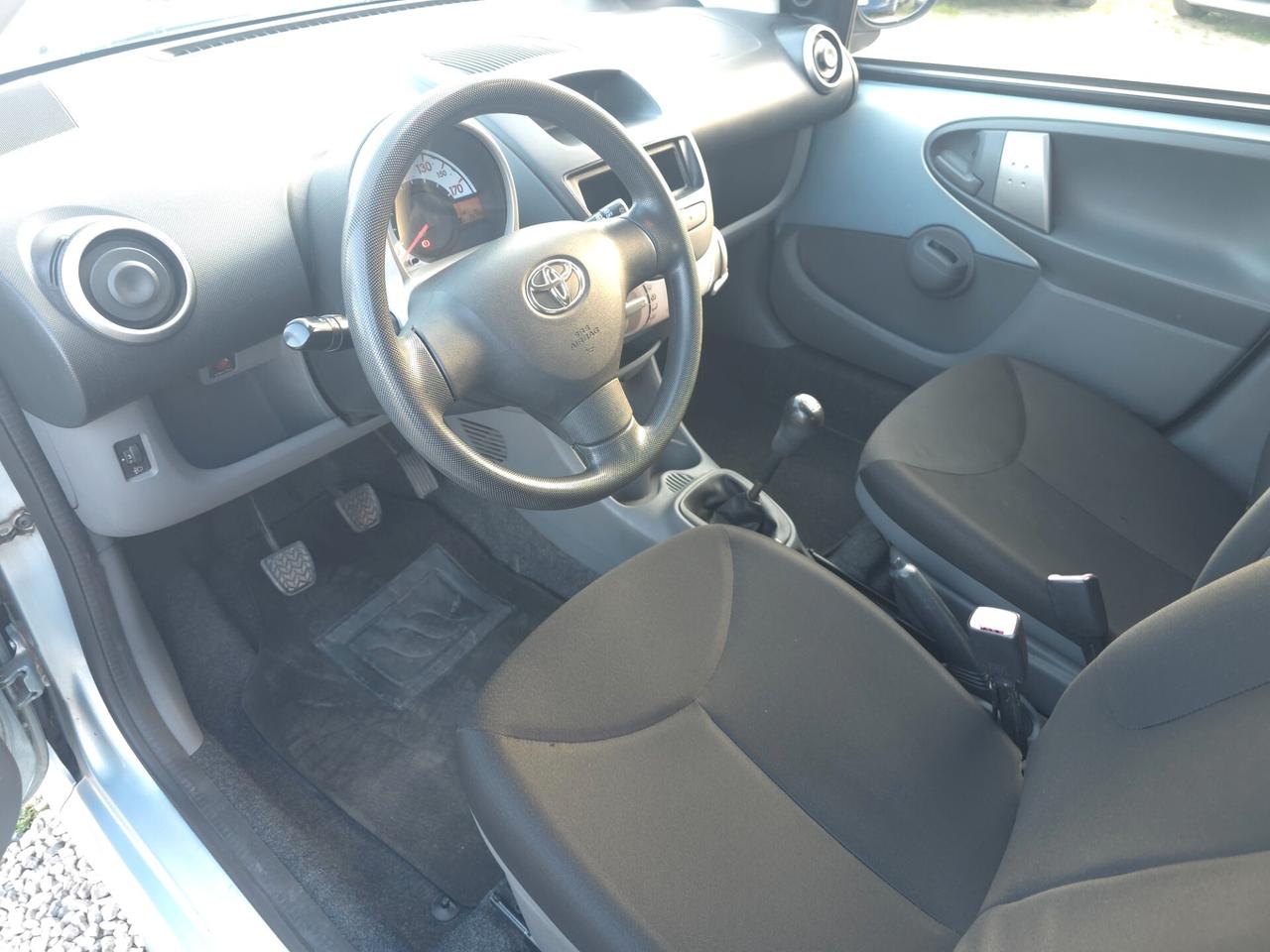 Toyota Aygo 1.0 12V VVT-i 5 porte Sol