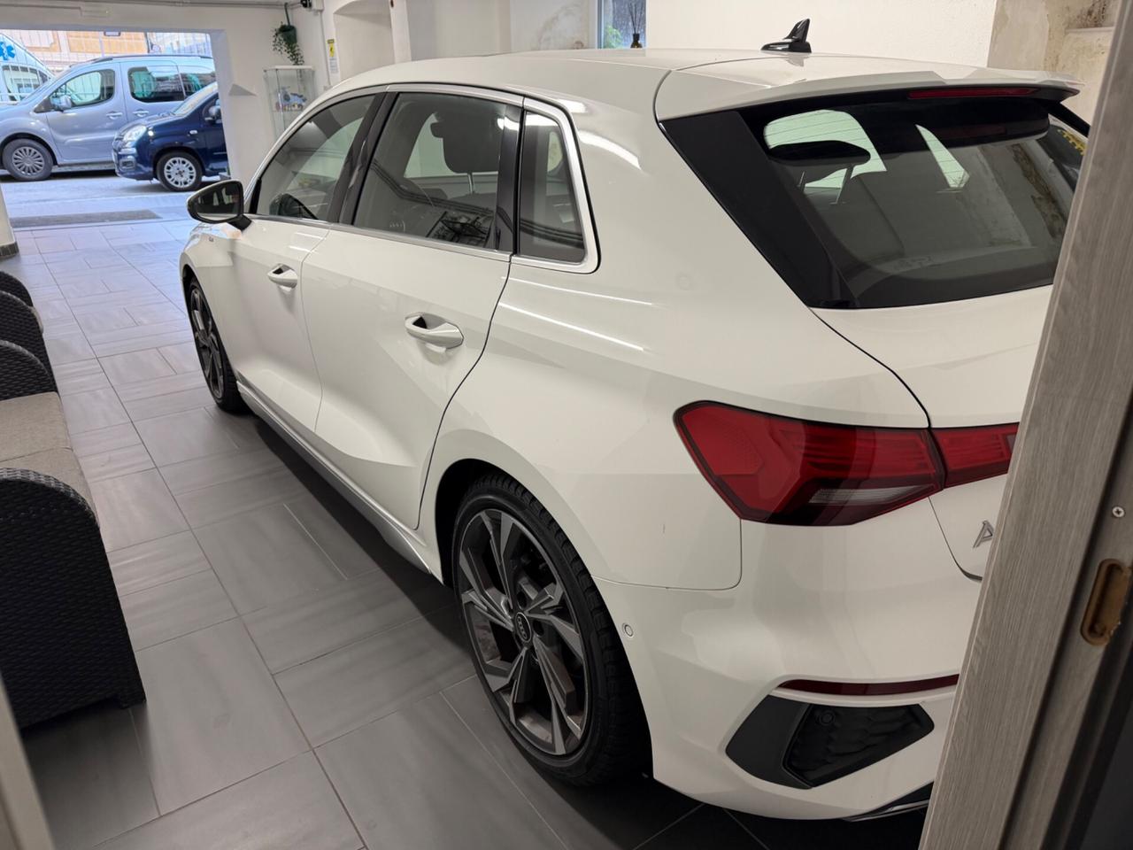 Audi A3 SPB 2.0 35 TDI S tronic line edition full optional.