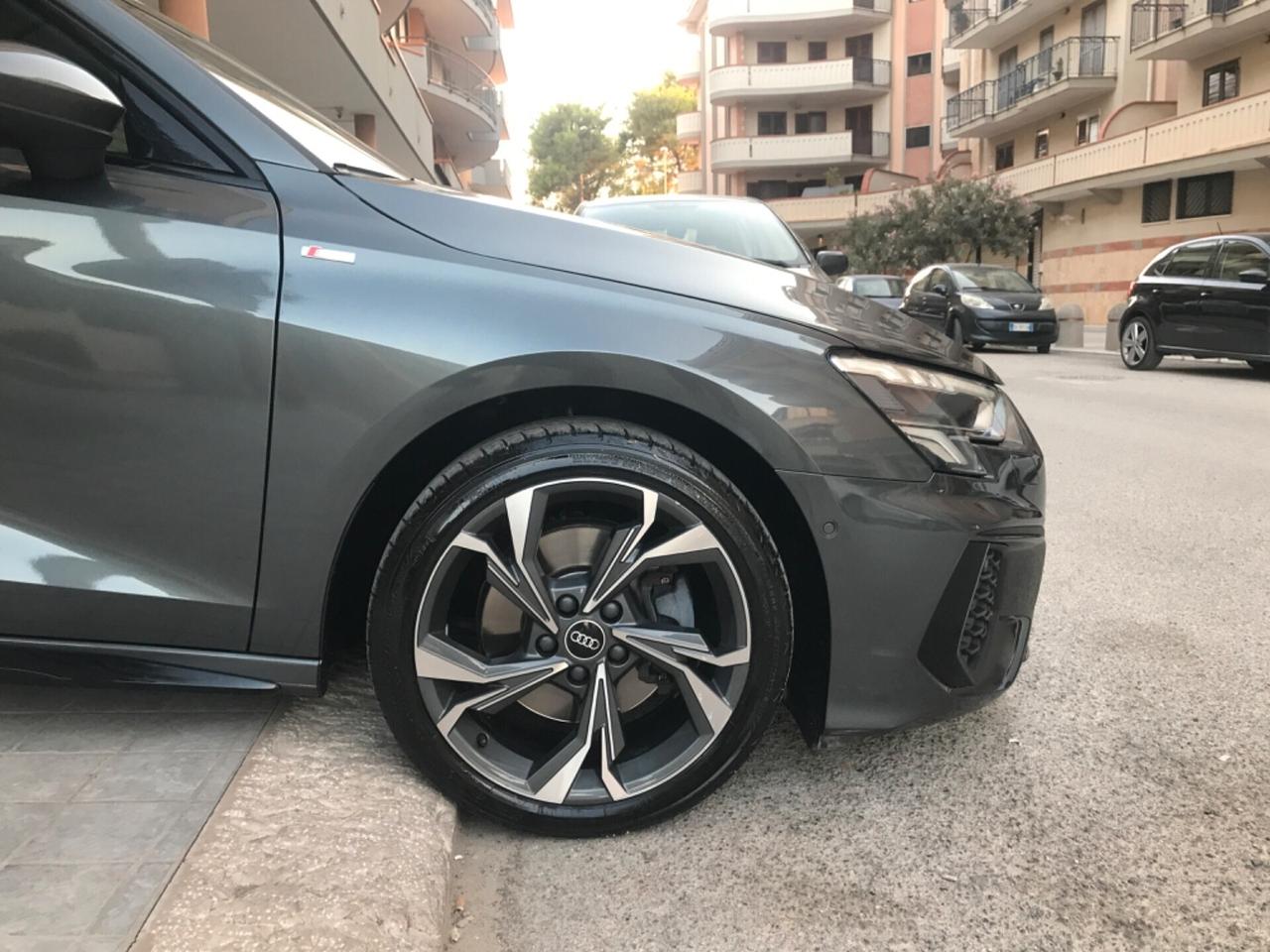 Audi A3 SPB 30 g-tron S tronic 131CV S LINE BLACK EDITION " TETTO PELLE LED MATRIX B&O 18 "