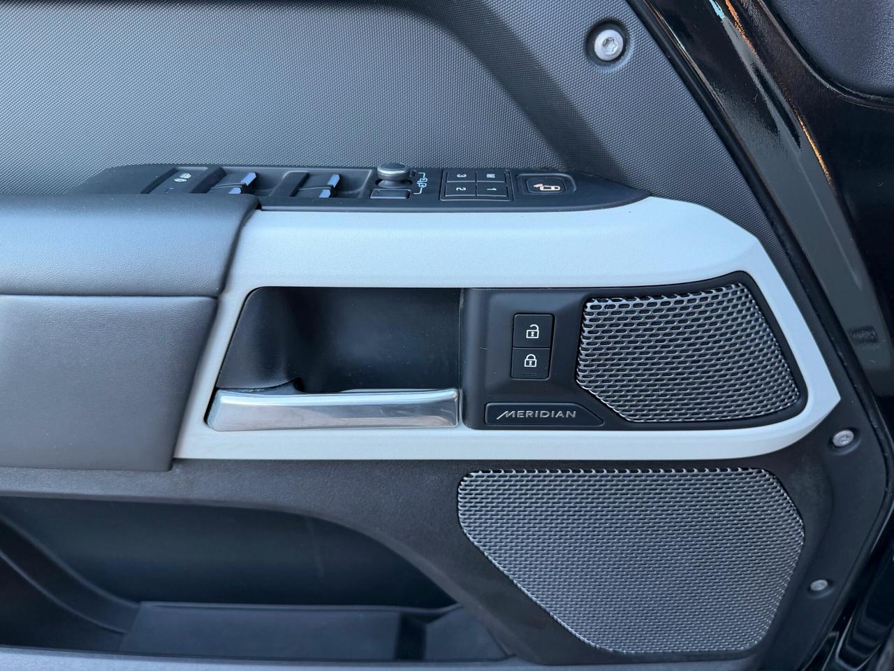 Land Rover Defender 110 3.0D I6 300 CV AWD Auto HSE/TETTO/FRIGO/STRAFULL