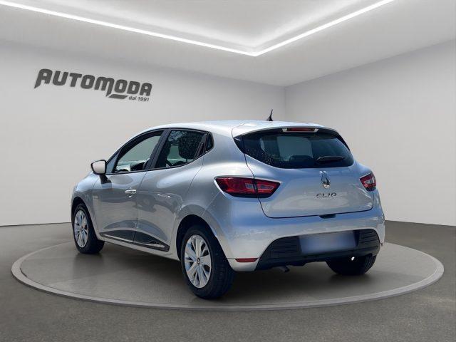 RENAULT Clio 75Cv 12 V Moschino life TCE