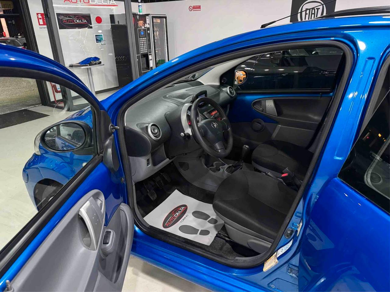 Toyota Aygo 1.0 12V VVT-i 5 porte Deep Ocean Connect