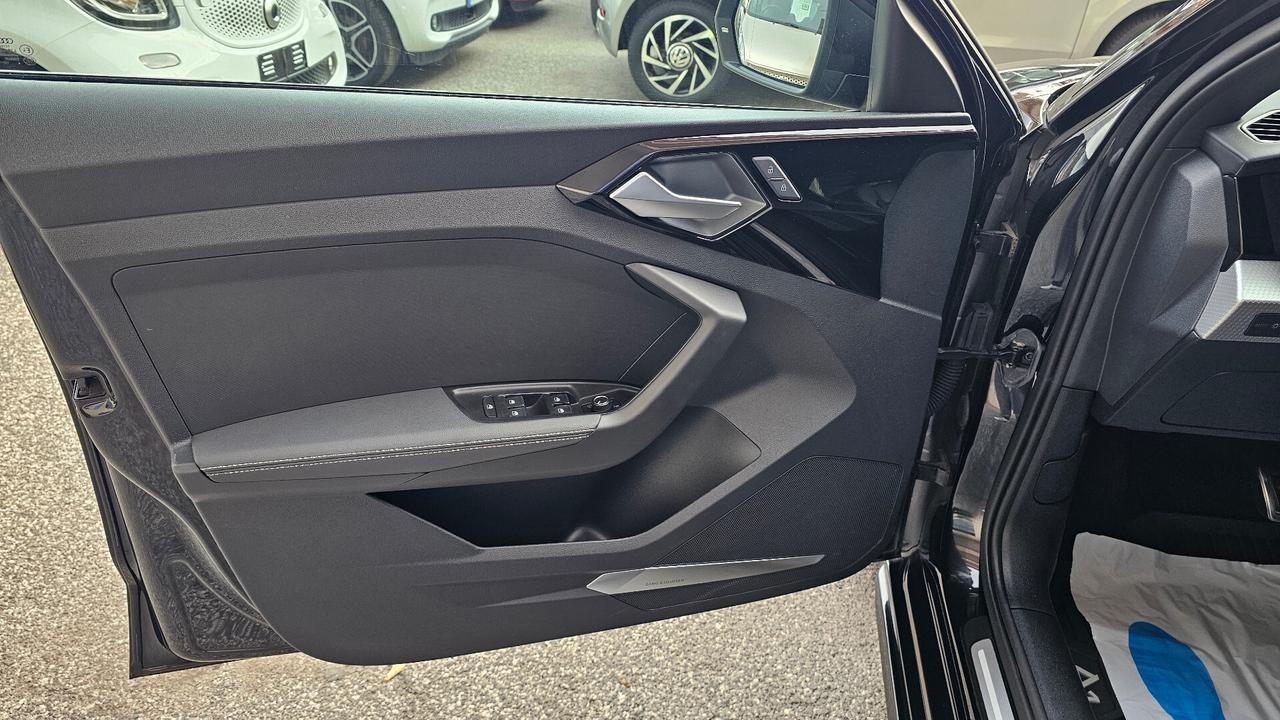 A1 SPB 35 TFSI S tronic S-LINE INTERNO ESTERNO UNIPRO' LED TAGL UFF