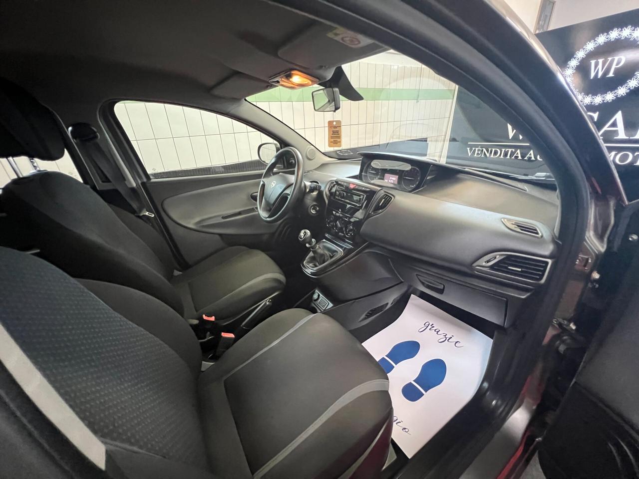 Lancia Ypsilon 1.2 69 CV 5 porte GPL Ecochic Silver