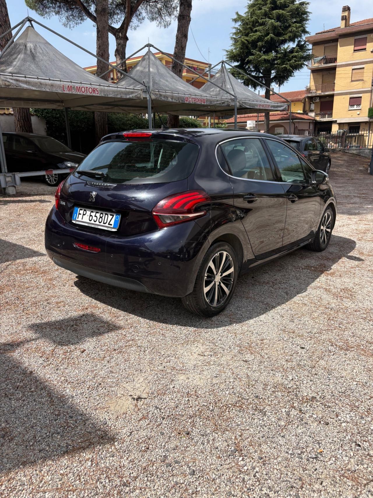 Peugeot 208 PureTech 82 5p. GPL Allure