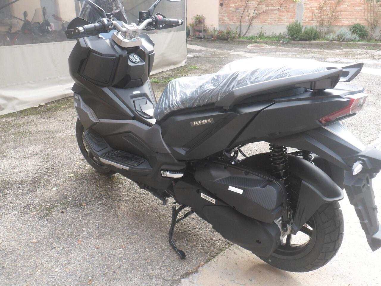SYM SCOOTER ADX 300