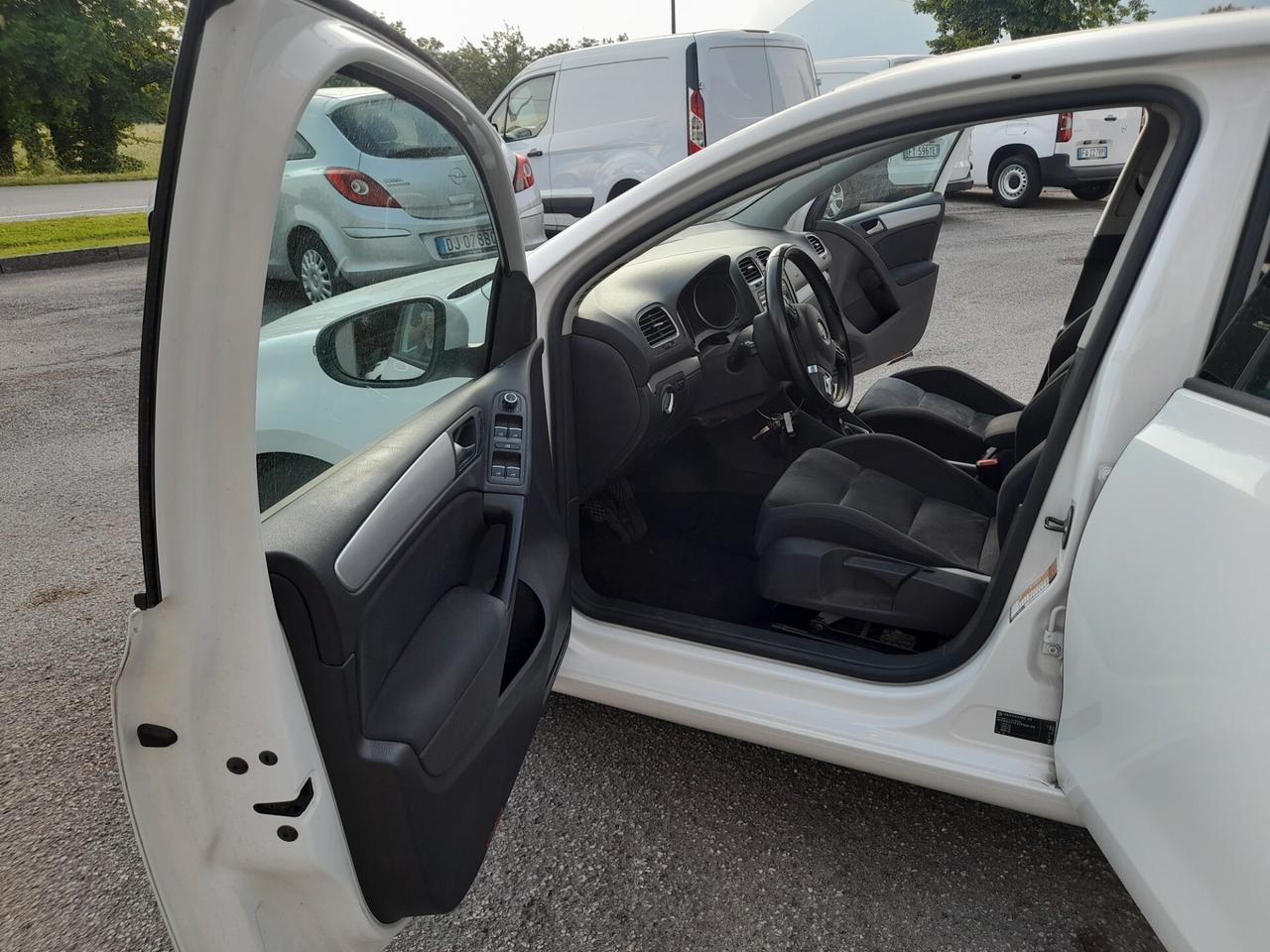 Volkswagen Golf 1.6 TDI DPF 5p. Highline