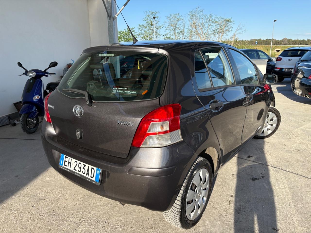 Toyota Yaris 1.0 5 porte Sol