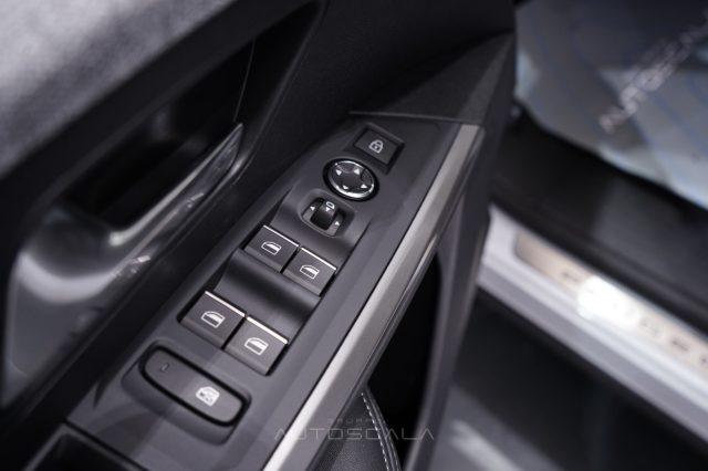 PEUGEOT 3008 1.2 Hybrid 136cv e-DCS6 GT