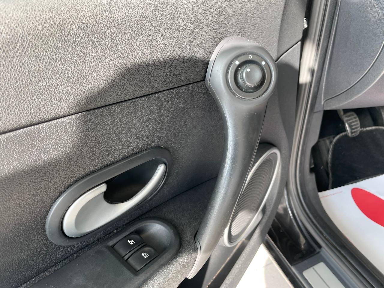 Renault Clio Euro 5 - Carrozzeria Grandinata