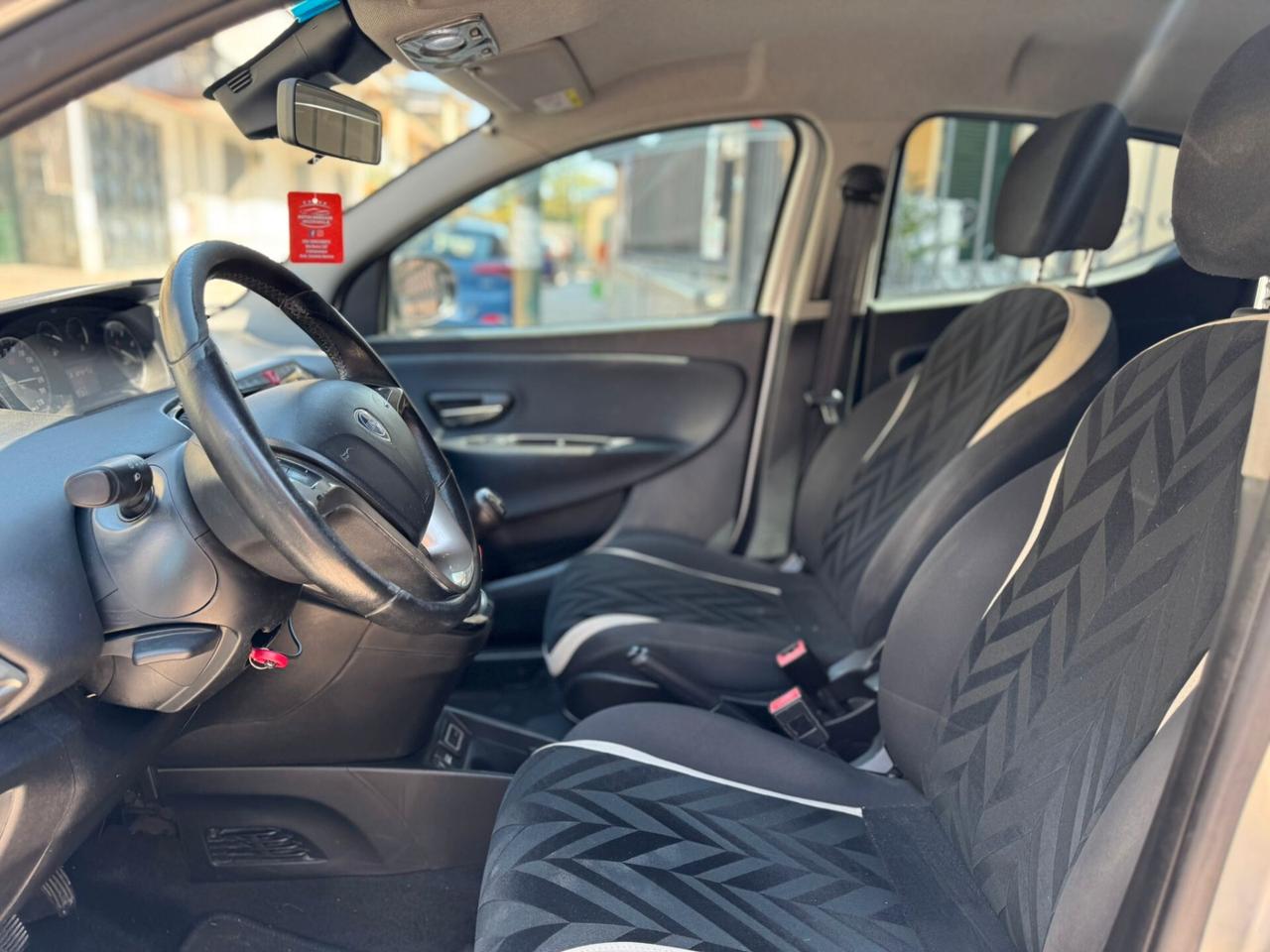 Lancia Ypsilon 1.3 MJT 95 CV Platinum