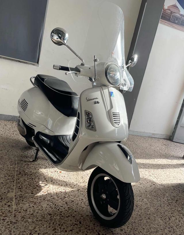 PIAGGIO Vespa GTS 300 Super Super