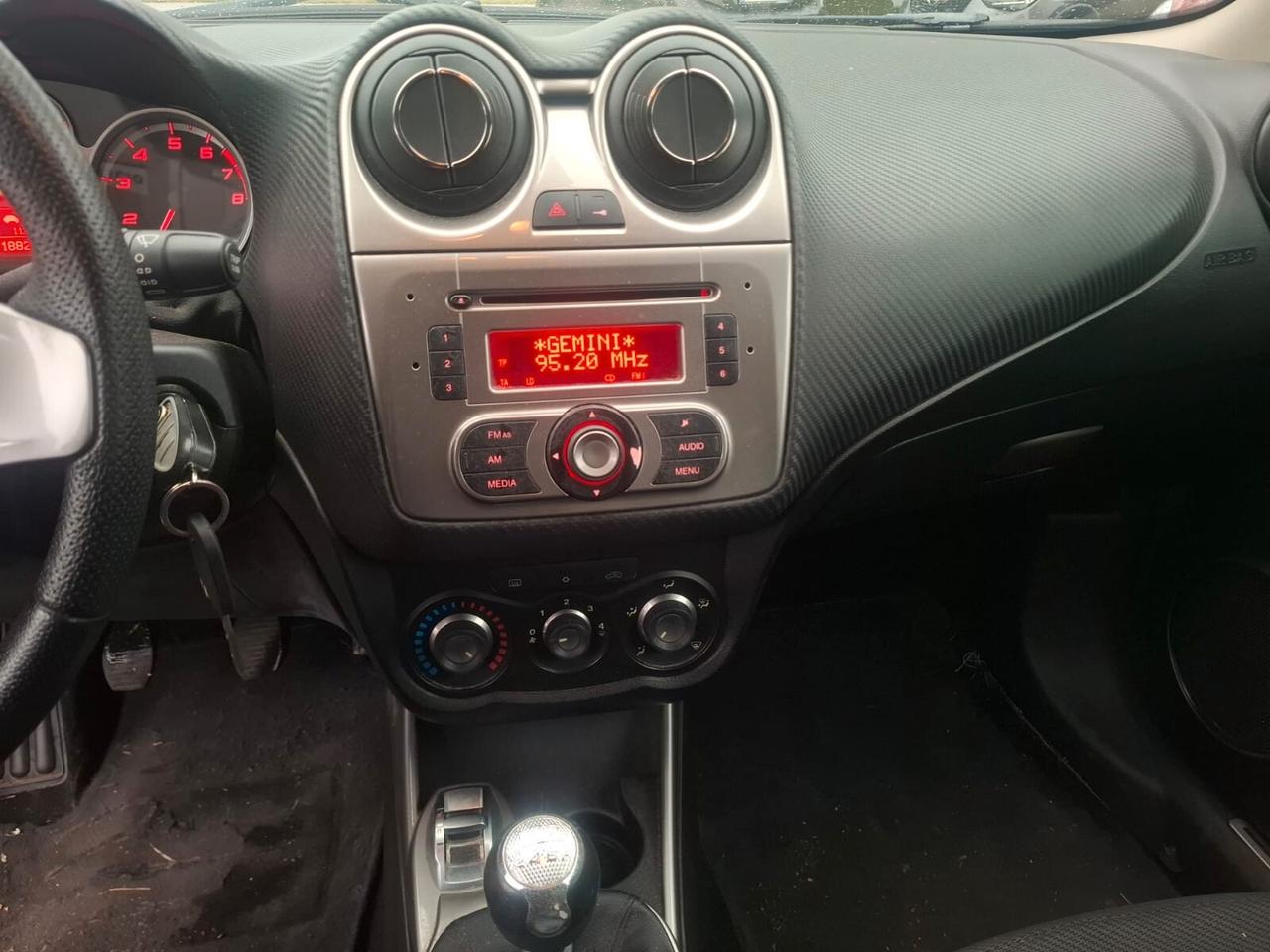 Alfa Romeo MiTo 1.4 105 CV M.air S&S Distinctive Sport Pack (77Kw)