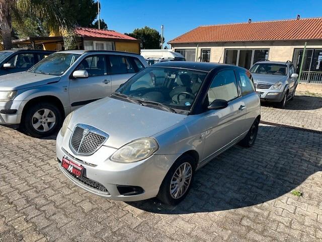 Lancia Ypsilon 1.3 MJT 75 CV Argento