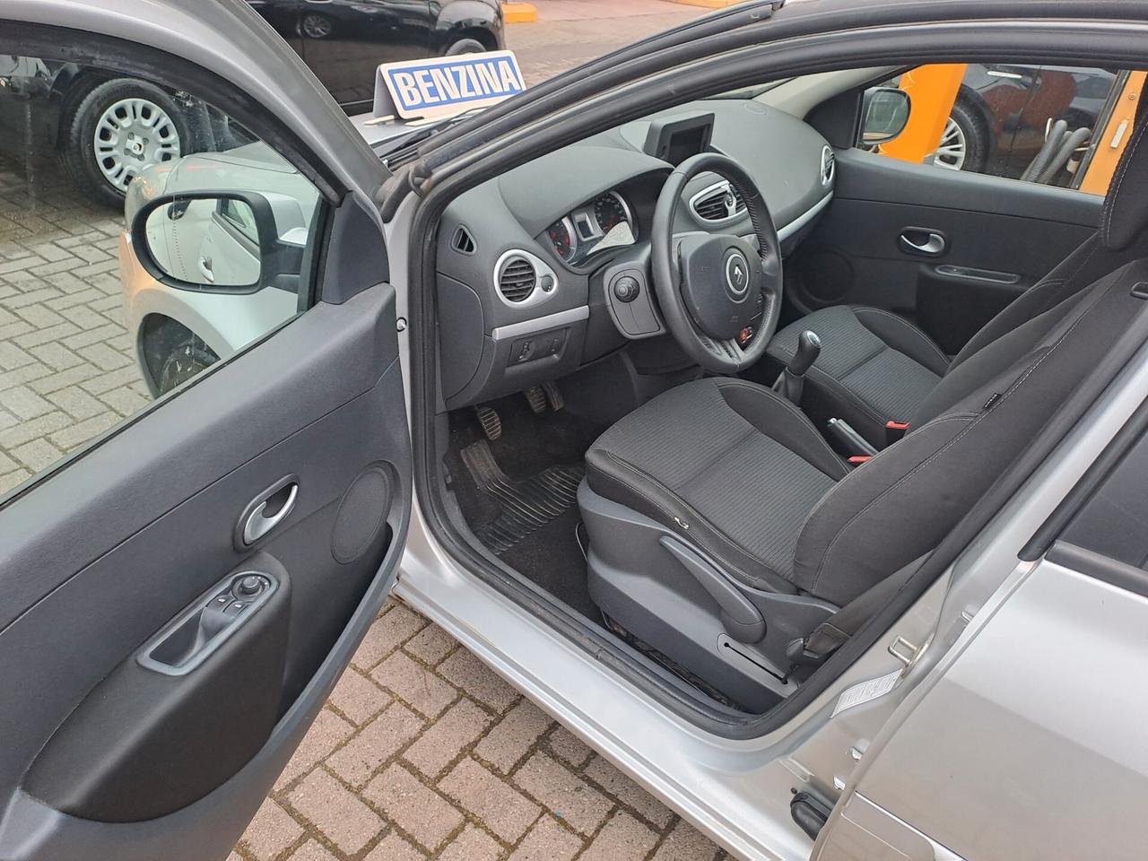Renault Clio 1.2 16V 5 porte Live!