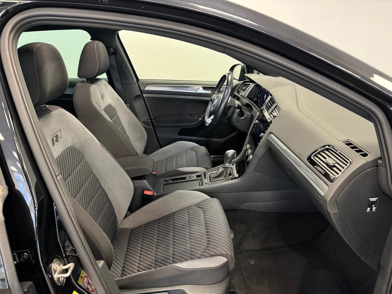 Volkswagen Golf 1.5 TSI ACT DSG 5p. Sport R LINE TETTO LED