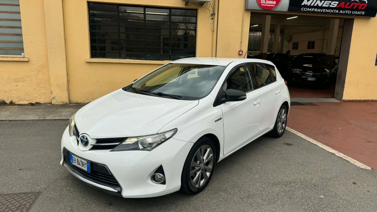 Toyota Auris Anno 2013 1.8 Hybrid Lounge