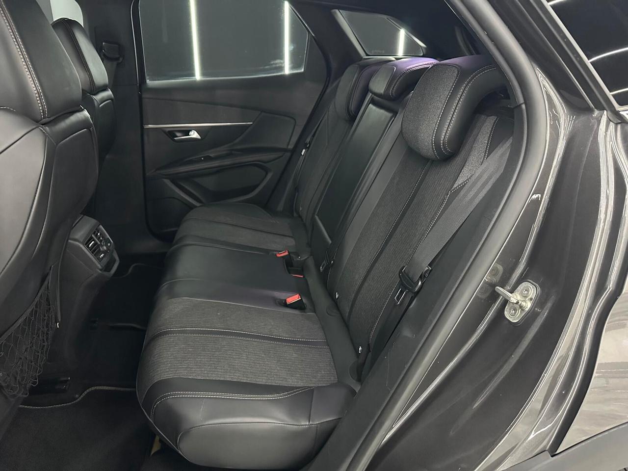 Peugeot 3008 BlueHDi 150 S&S Business