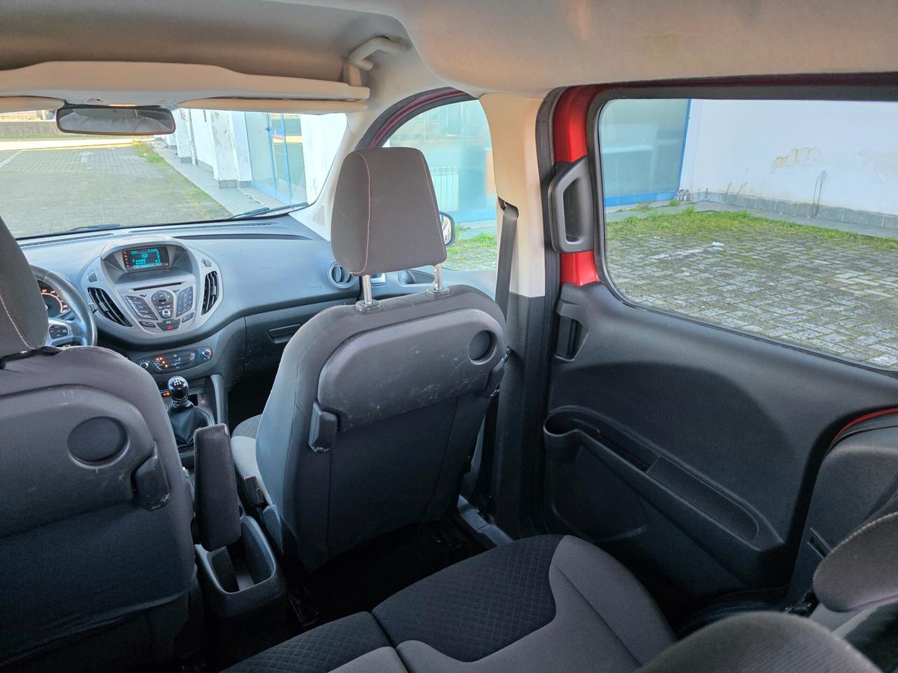 Ford Tourneo Courier 1.6 TDCI 95 CV Plus