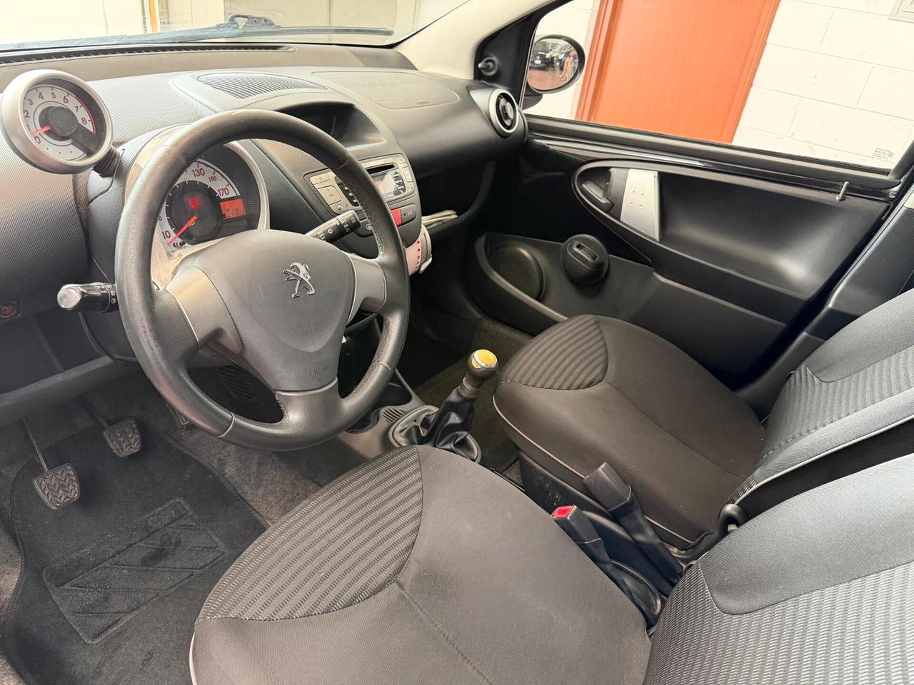 Peugeot 107 1.0 68CV 5p. Superga neopat