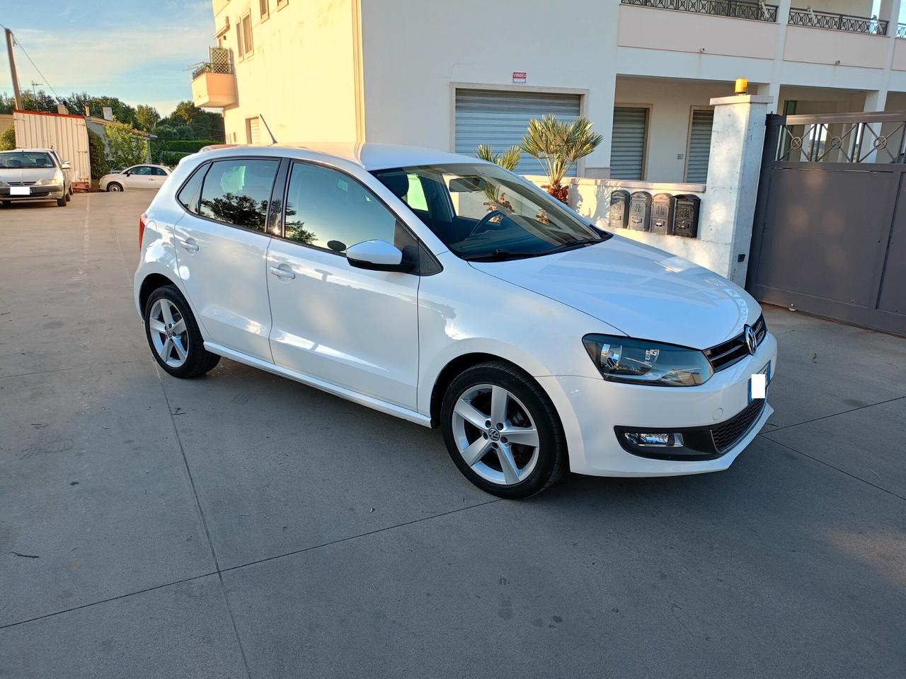 VW POLO GPL UNICO PROPRIETARIO