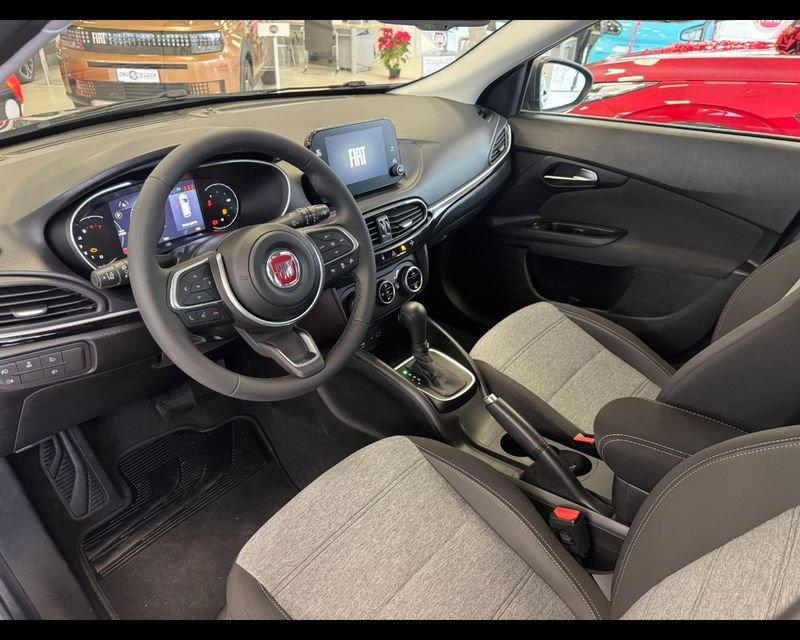 FIAT Tipo 5 P. 1.5 Hybrid DCT SW Cross
