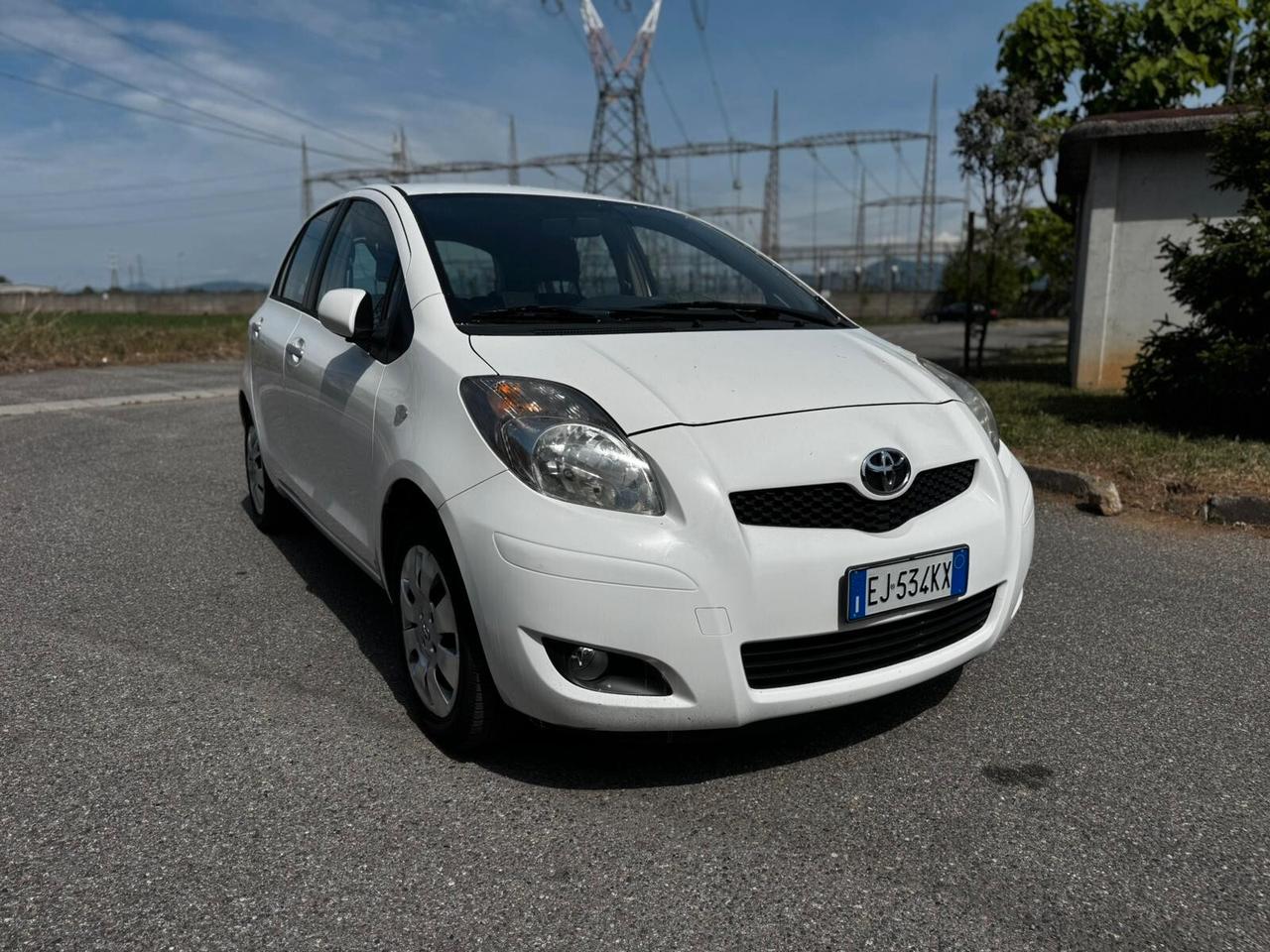 Toyota Yaris 1.0 5 porte Sol