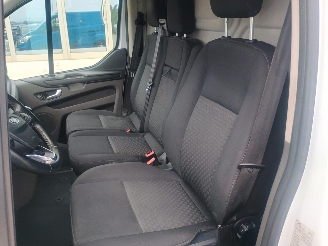 Ford Tourneo Custom 320 2.0 EcoBlue 170CV aut. PC Active