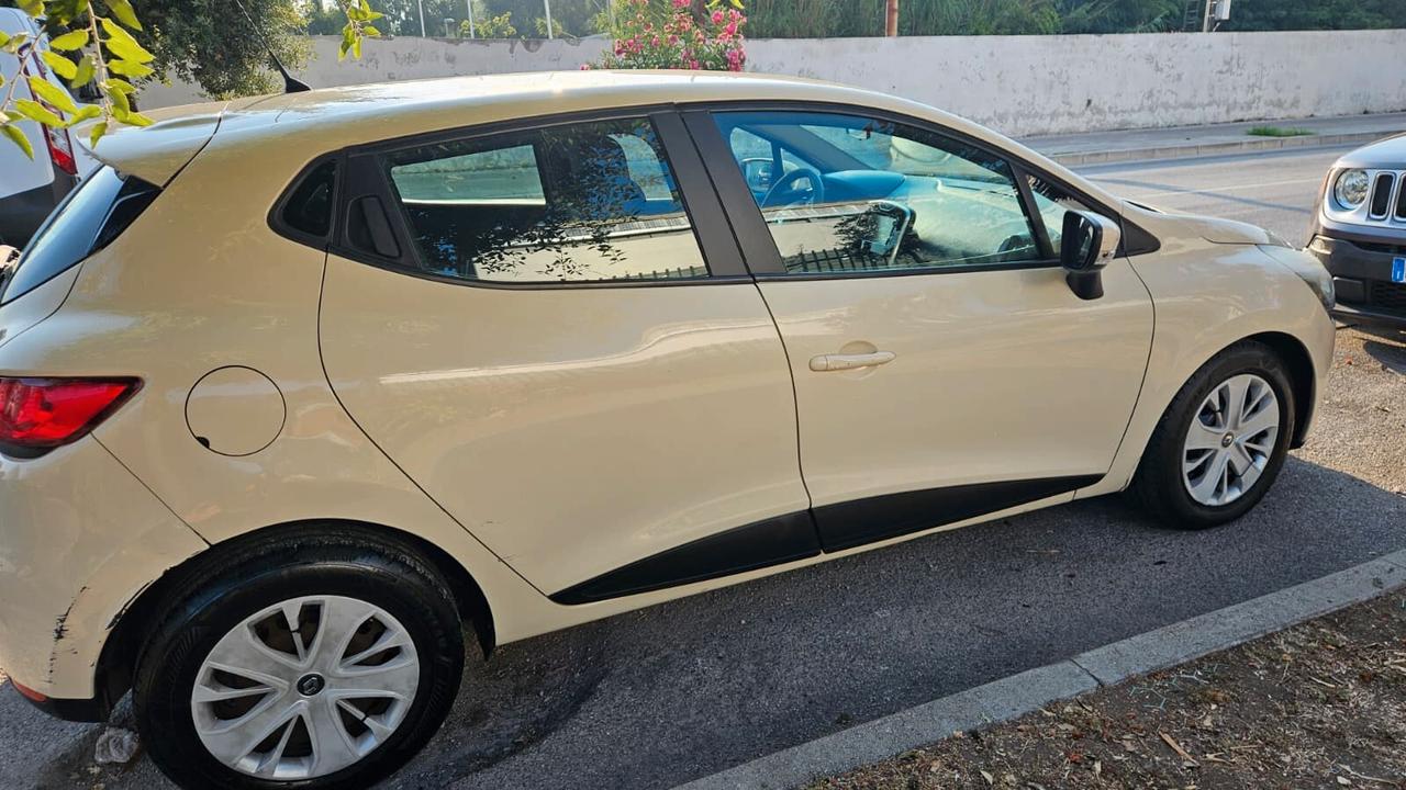 Renault Clio 1.5 dCi 75cv S&S 2016 NAVIGATORE