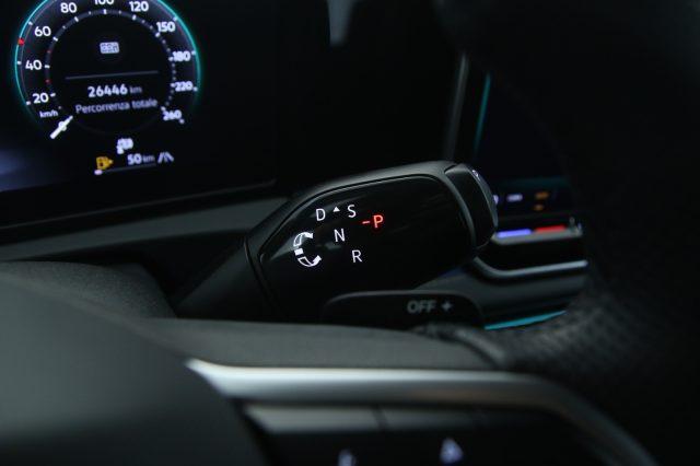 VOLKSWAGEN Tiguan 2.0 TDI 150 CV DSG R-Line IQ.light LED performance