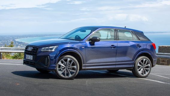 AUDI Q2 30 TDI Business