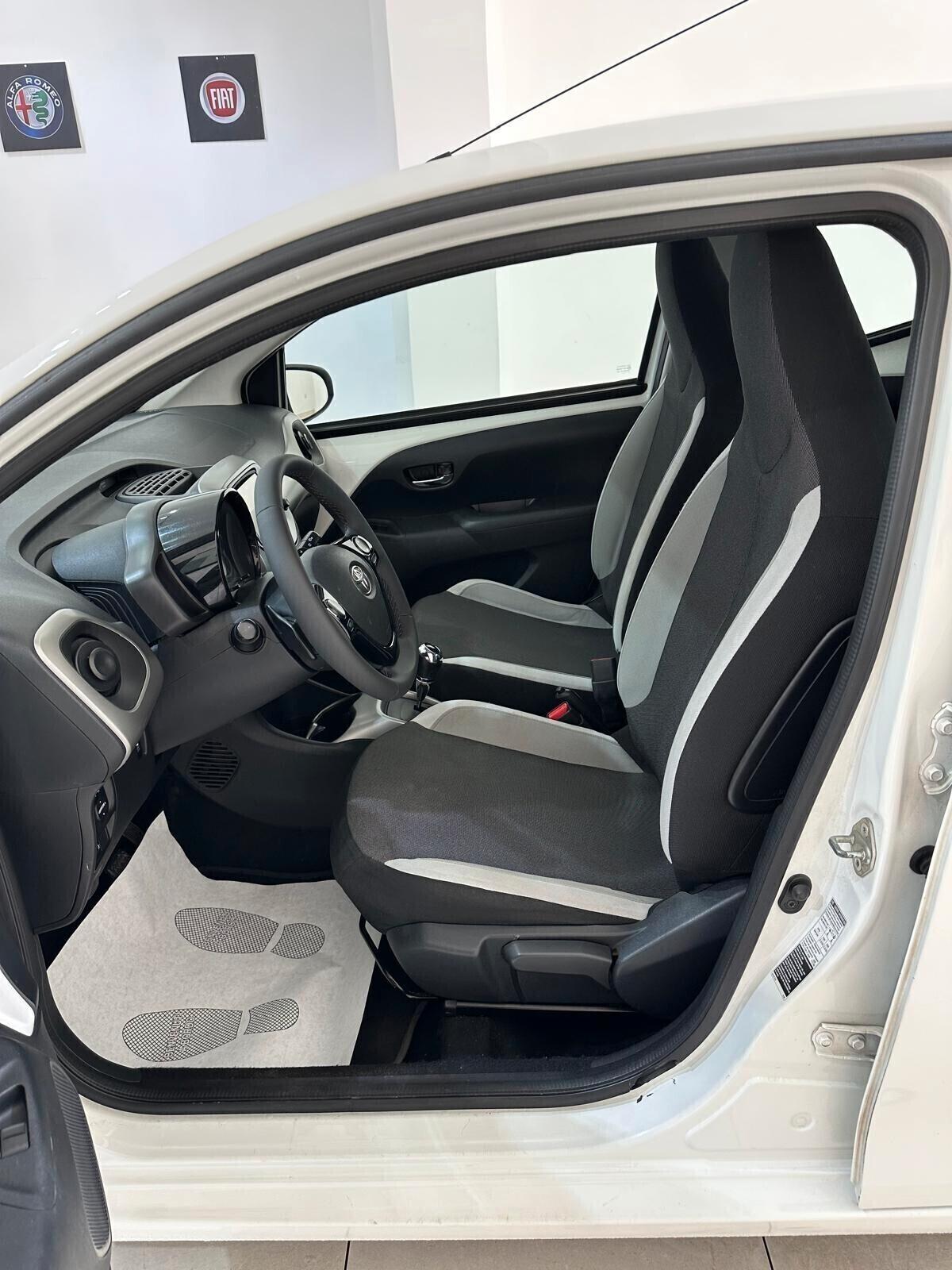 TOYOTA AYGO 1.0 VVT-I 69 CV 5 PORTE X-WAVE MMT