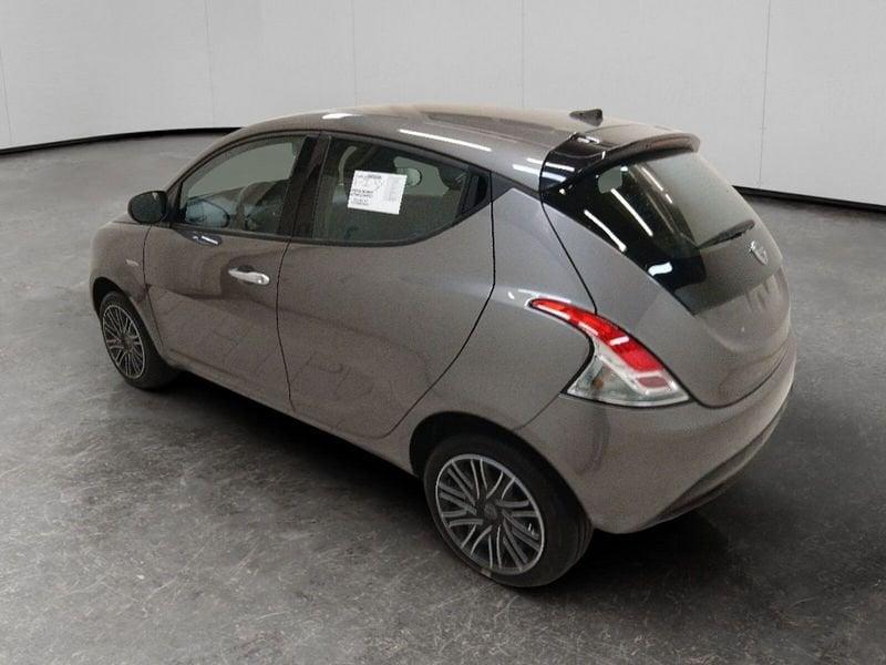Lancia Ypsilon 1.0 firefly hybrid Oro s&s 70cv