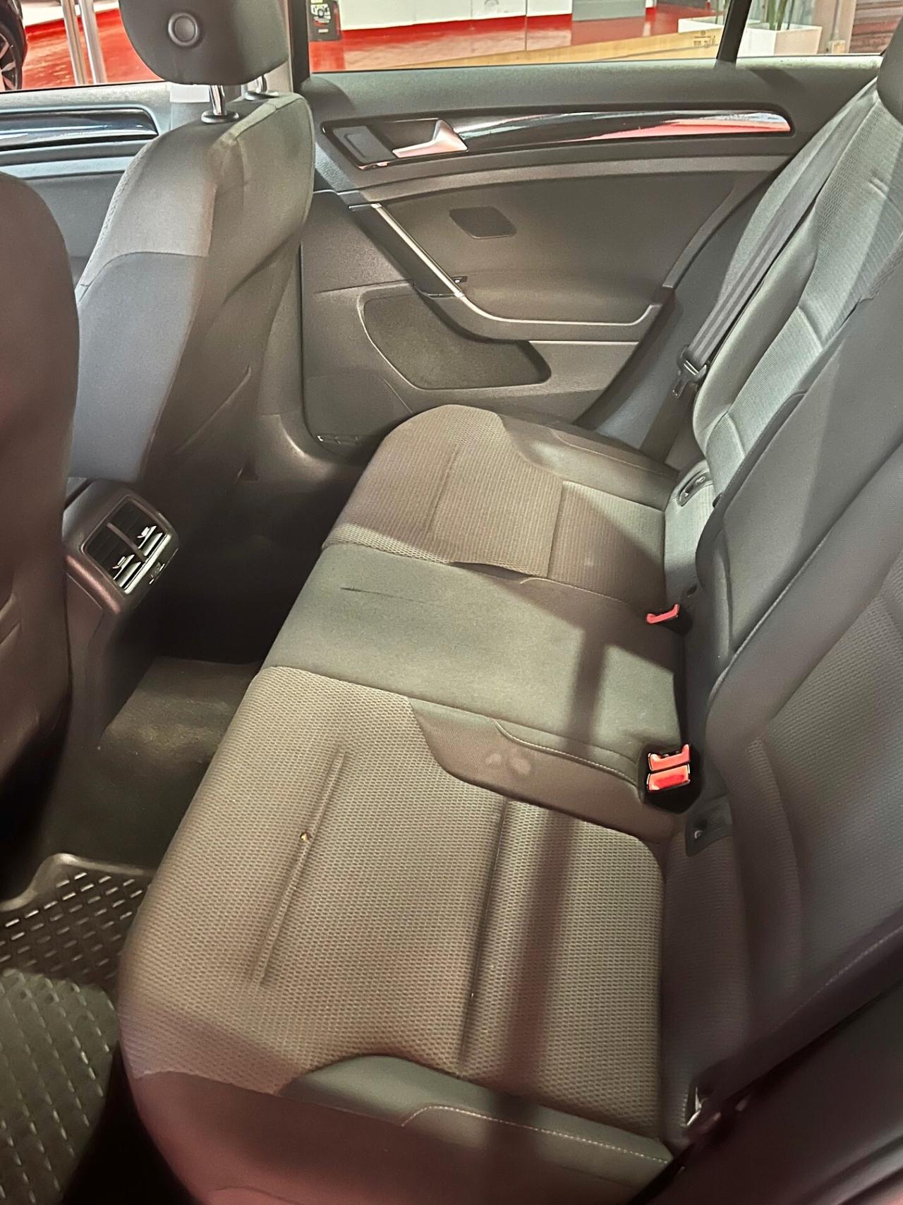 VOLKSWAGEN GOLF VII 105 CV TDI HIGHLINE DSG RETROCAMERA CERCHI IN LEGA OK NEOPATENTATI