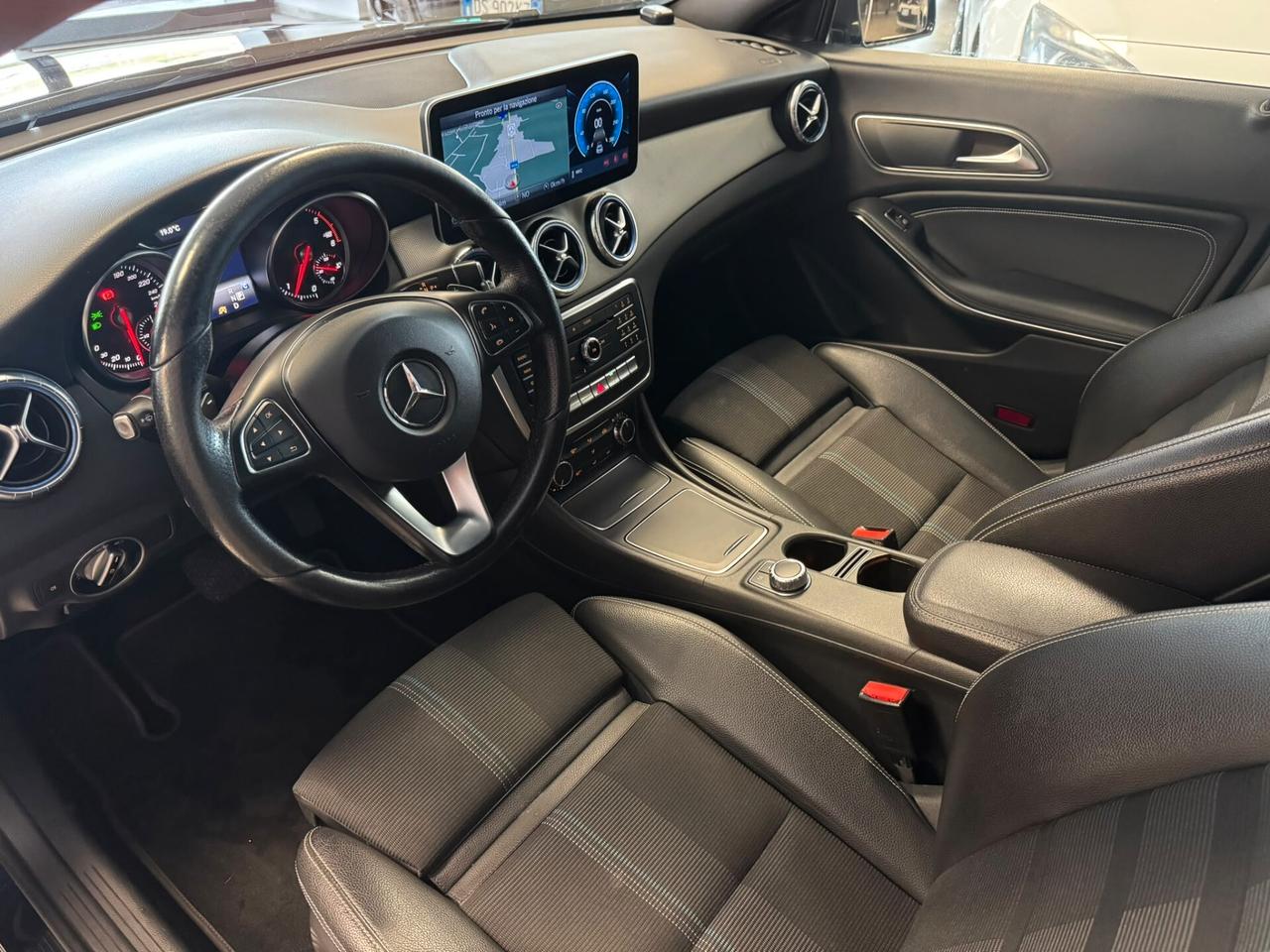 Mercedes-benz CLA 200 d Automatic Premium
