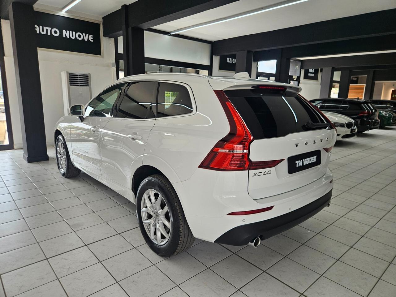 Volvo XC60 2.0 b4 Momentum awd auto my20 - IVA ESPOSTA